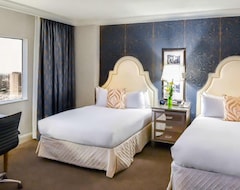 2 Connecting Suites With 3 Beds At A 4 Star Hotel By Suiteness (Dallas, USA)
