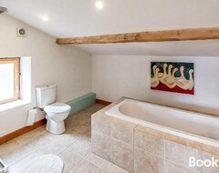 Toàn bộ căn nhà/căn hộ 3 Bedroom Stunning Home In Armillac (Armillac, Pháp)
