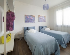 Toàn bộ căn nhà/căn hộ 5 Bedroom Villa, Sleeps 10 In Marausa With Pool, Air Con And Wifi (Mara, Ý)