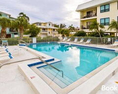 Toàn bộ căn nhà/căn hộ Beach View, Unit 209 (Bradenton Beach, Hoa Kỳ)