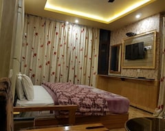 Hotel Paradise (Srinagar, India)
