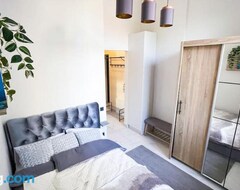 Hele huset/lejligheden Cozy And Bright Apartment (Riga, Letland)