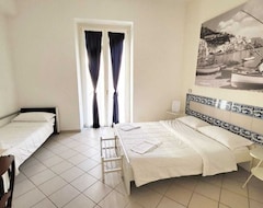 Oda ve Kahvaltı Santi e Saraceni Rooms (Salerno, İtalya)