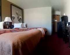 Hotel Super 8 by Wyndham Taos (Taos, USA)