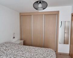 Tüm Ev/Apart Daire Apartment In Ares With Parking. 3 Minutes From The Beach. (Ares, İspanya)