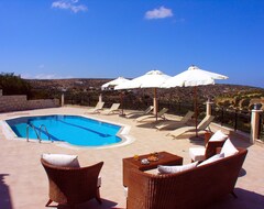 Casa/apartamento entero Luxurious Private Villa With Private Pool And Sea Views- 6 Min Drive From Beach (Heraklion, Grecia)