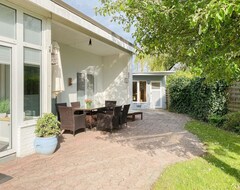 Cijela kuća/apartman Beautiful Cottage With Sauna, Fireplace, 3 Bedrooms, 2 Bathrooms, Garden And Sun Terrace! (Altenkrempe, Njemačka)