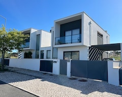 Tüm Ev/Apart Daire Modern, New Villa At Salir Do Porto Bay. Only 1 Hour Away From Lisbon! (Salir, Portekiz)