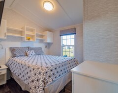 Koko talo/asunto Delightful 3 Bedroom Cottage In Sherkson Shores Beach Retreat! (Port Colborne, Kanada)