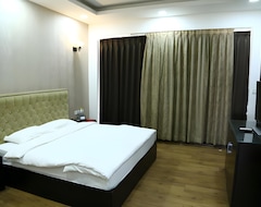 Hotel Tdi Club Retreat (Sonipat, India)