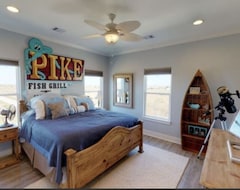 Casa/apartamento entero Shore Blessedpool And Hot Tubsleeps 17pet Friendly (Crystal Beach, EE. UU.)