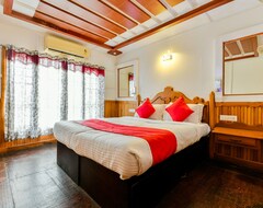 Khách sạn OYO 23231 KHBO Gold Sharing Houseboat (Alappuzha, Ấn Độ)