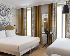 Grand Hotel Leveque (Paris, Fransa)