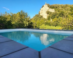 Toàn bộ căn nhà/căn hộ Villa With Pool And Private River (Prémian, Pháp)