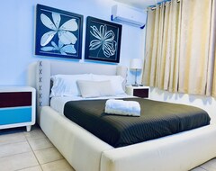 Pansiyon Coastal Express Inn & Suites #1 At 681 Ocean Drive (Arecibo, Portoriko)