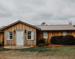 Toàn bộ căn nhà/căn hộ Nubbintown Honey House Romantic Getaway Farm Stay (Edison, Hoa Kỳ)