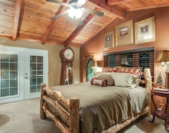 Cijela kuća/apartman Exquisite Log Cabin Nestled On 10 Acres (Loomis, Sjedinjene Američke Države)