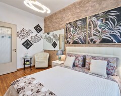 Koko talo/asunto Independent Apartment With Garden Directly On The Lake Of Avigliana (Avigliana, Italia)