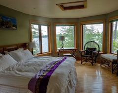 Casa/apartamento entero Beautiful Peninsula Lodge (Fernleigh, Canadá)