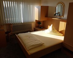 Khách sạn Hotel Stadt Baunatal (Baunatal, Đức)