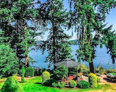 Hele huset/lejligheden This Whidbey Island Waterfront Vacation Home Is Your Own Private Resort. (Greenbank, USA)