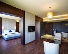 Khách sạn Essentia Luxury Hotel (Indore, Ấn Độ)