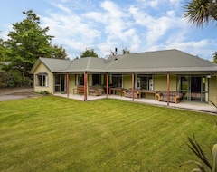 Toàn bộ căn nhà/căn hộ Olive Greens - Hanmer Springs Holiday Home (Hanmer Springs, New Zealand)
