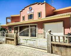 Serviced apartment Albufeira Lounge Guesthouse (Albufeira, Portugal)