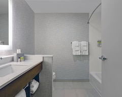 Hotel Holiday Inn Express And Suites Collingwood (Collingwood, Canadá)