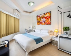The Dilly Hotel (Ho Chi Minh, Vietnam)