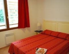 Serviced apartment Lagrange Grand Bleu Vacances - Residence La Closerie (Barjac, France)