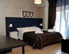 Hotelli Check-Inn Rooms B&B & Holidays Apt (Rooma, Italia)