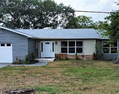 Casa/apartamento entero Remodeled Cottage Minutes To Lake Okeechobee For Fishing Or Fish From Your Room. (Moore Haven, EE. UU.)