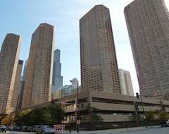 Hotel Habitat Corporate Suites at Presidential Towers (Chicago, USA)