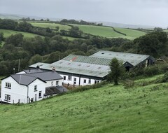 Koko talo/asunto Lingerlonger At Ty Cerrig Farm (Abergwili, Iso-Britannia)