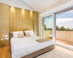 Hotelli 3 Bedroom Accommodation In Bregi (Opatija, Kroatia)