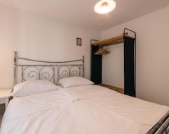 Toàn bộ căn nhà/căn hộ 4 Bedroom Accommodation In Sela Na Krasu (Šempeter pri Gorici, Slovenia)