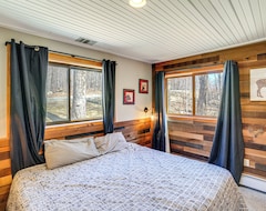 Hele huset/lejligheden New! Wilmington Home W/deck, Lake View & Game Room (Wilmington, USA)