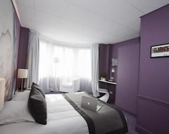 Hotel Cecyl Reims Centre (Reims, France)