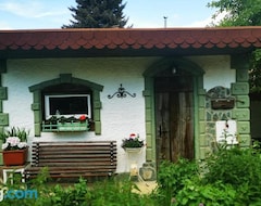 Koko talo/asunto Pernikova Chalupka (Bojnice, Slovakia)