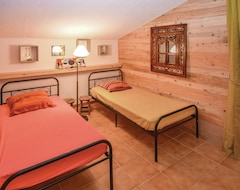 Toàn bộ căn nhà/căn hộ 4 Bedroom Accommodation In Salazac (Salazac, Pháp)