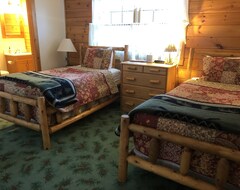 Toàn bộ căn nhà/căn hộ An Adirondack Lodge Just 15 Minutes From Gore Mt Ski Area (Warrensburg, Hoa Kỳ)