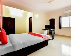 Hotelli Oyo 43302 Hotel Sargam (Baramati, Intia)