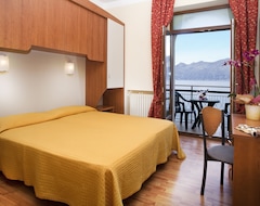 Khách sạn Hotel Merano (Brenzone sul Garda, Ý)