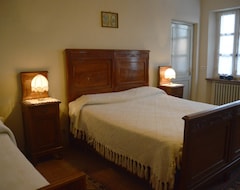 Hotel Bed and Breakfast Cascina Bricchetto (Asti, Italy)