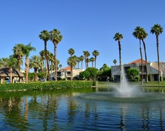 Hotel Palm Desert 2 BR w/ Pool, Jacuzzi, Grills, Fitness Center & More! (Palm Desert, USA)