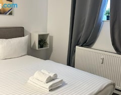 Hotel Dom Room (Dusseldorf, Alemania)