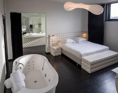 Hotel Feek Suites (Antwerp, Belgium)