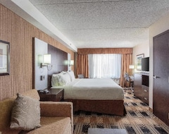 Hotel Holiday Inn Express & Suites Ottawa East - Orleans (Ottawa, Canada)