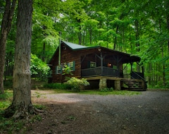 Casa/apartamento entero Cozy Cabin Among The Trees - Rustic Charm (Johnstown, EE. UU.)